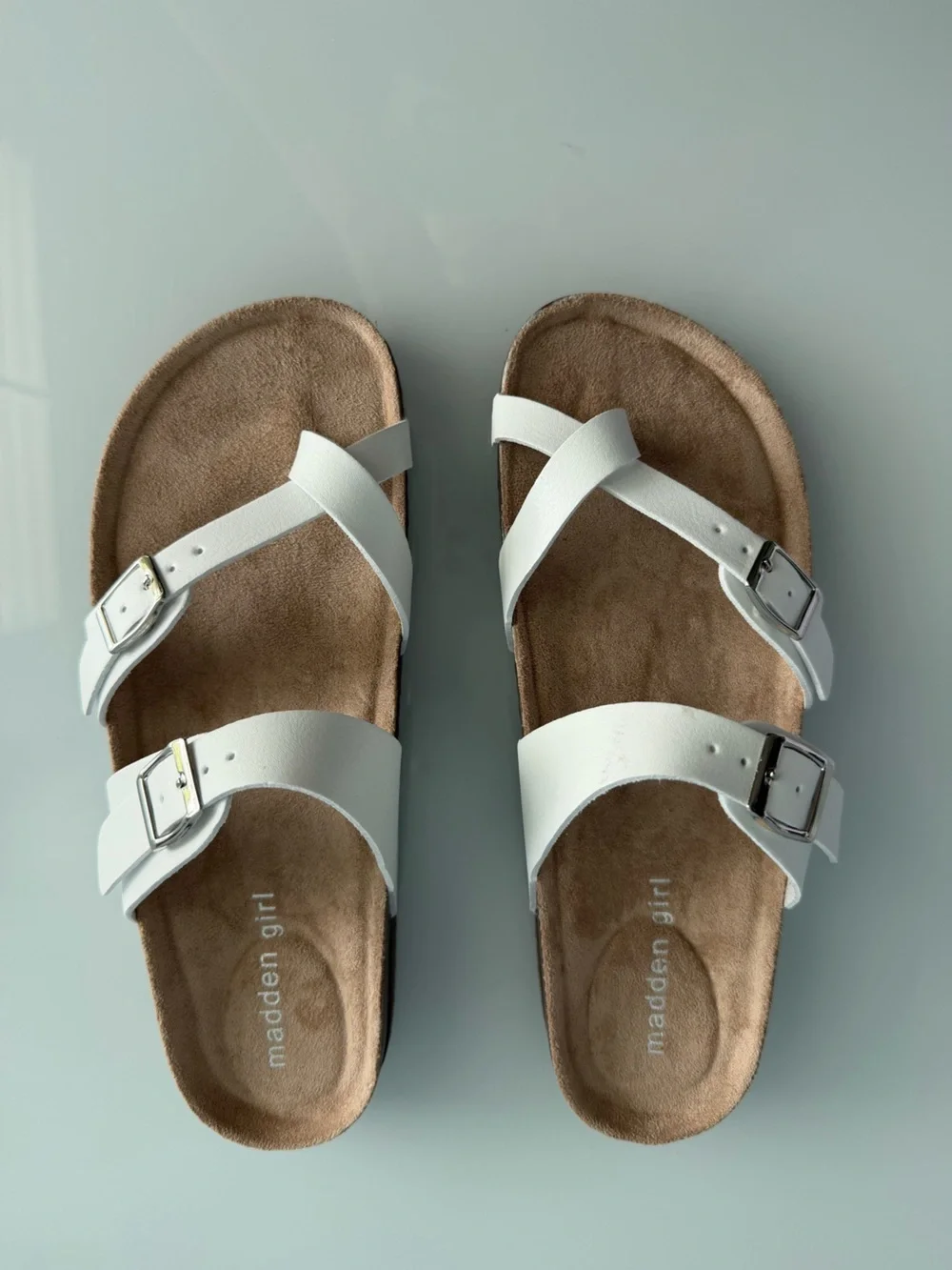 Madden Girl Women’s White & Tan Bryceee Footbed Sandals Size 8